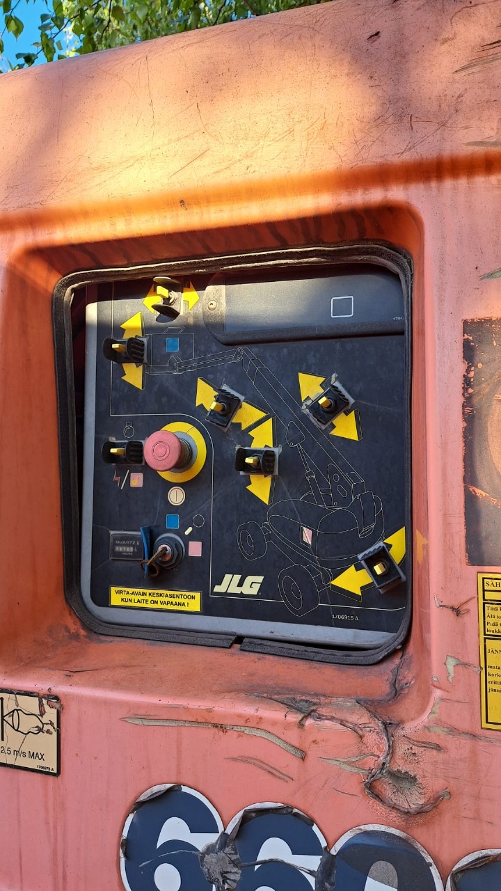 Sold - Articulated Boom Lift - View 4